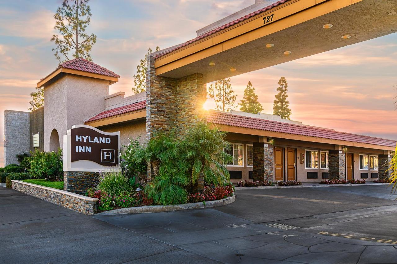 Hyland Inn Brea Buitenkant foto