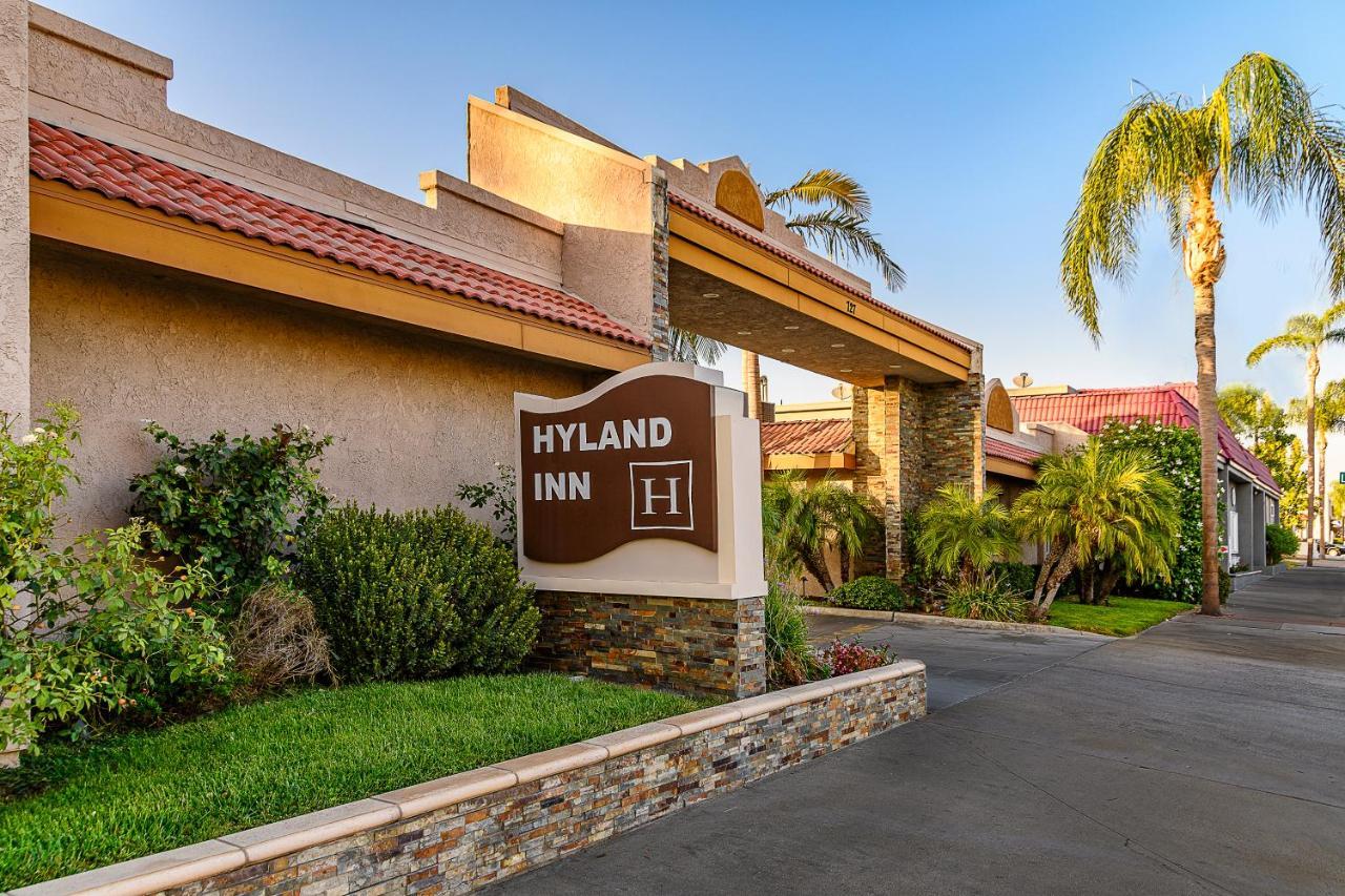 Hyland Inn Brea Buitenkant foto