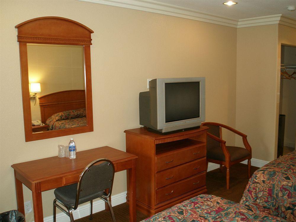 Hyland Inn Brea Kamer foto