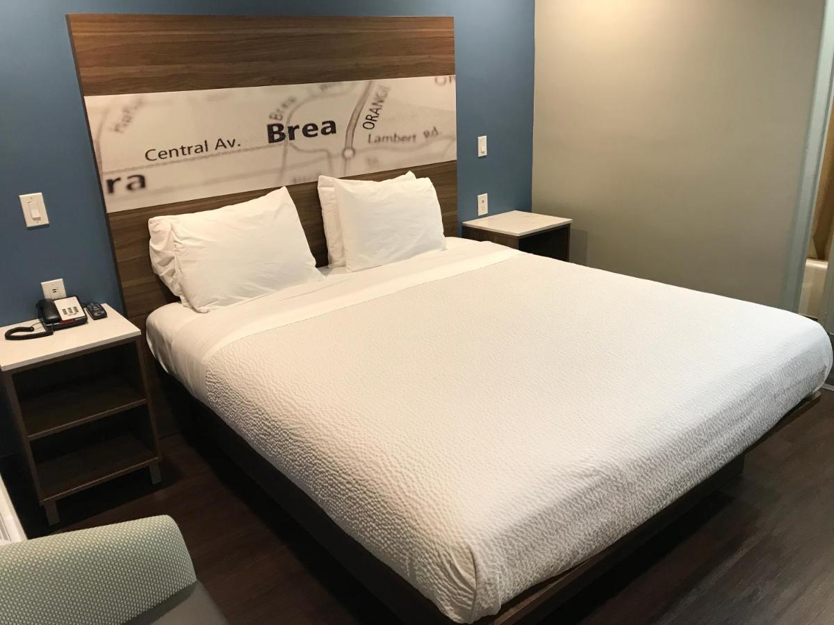 Hyland Inn Brea Buitenkant foto